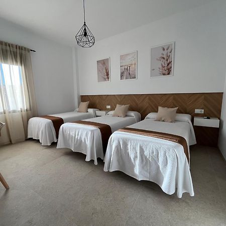 Hostal Parador De Los Llanos Torreorgaz Luaran gambar