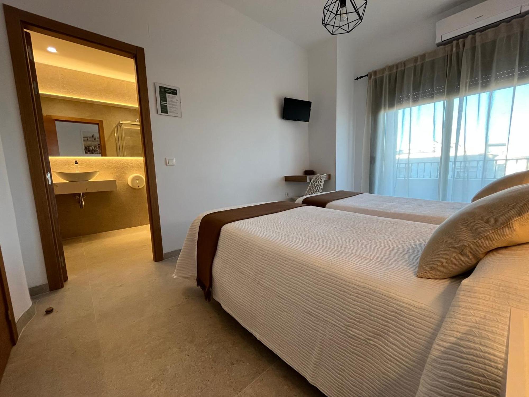 Hostal Parador De Los Llanos Torreorgaz Luaran gambar