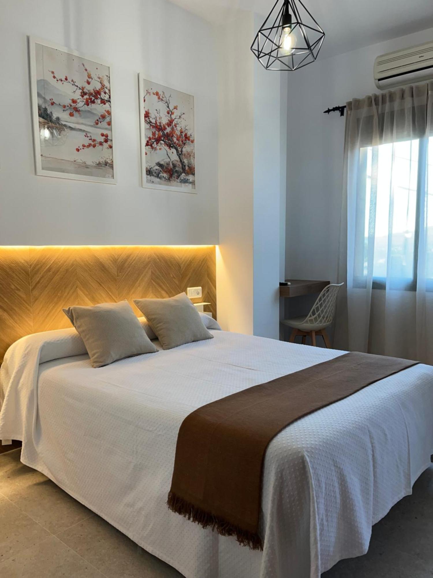 Hostal Parador De Los Llanos Torreorgaz Luaran gambar