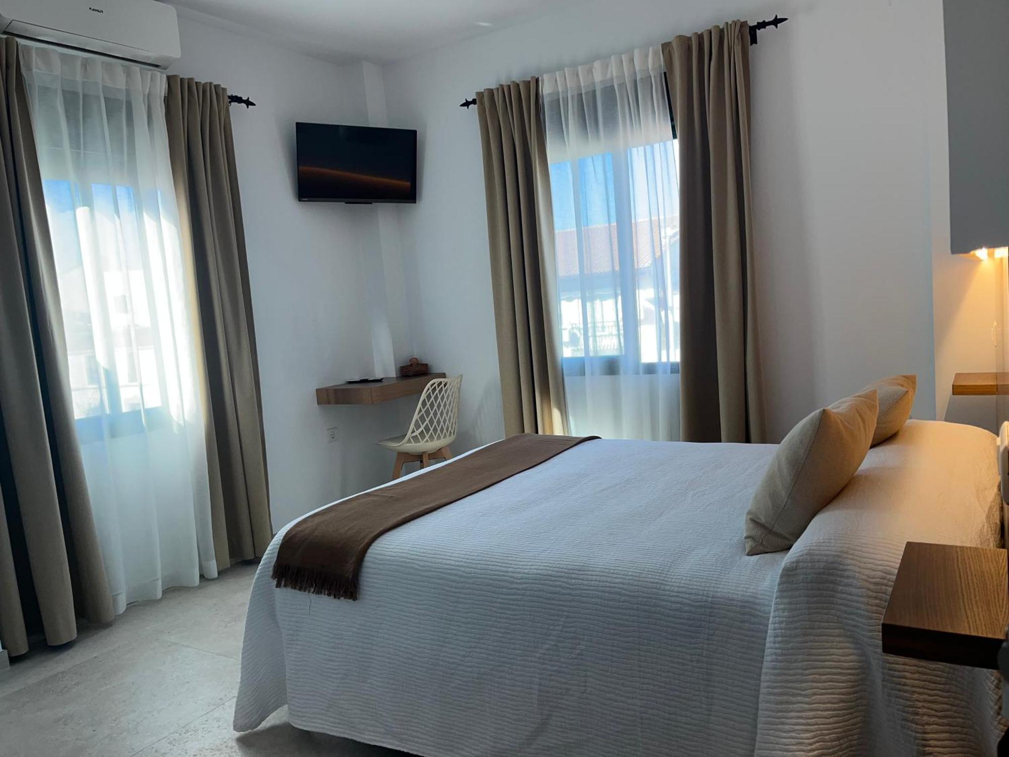 Hostal Parador De Los Llanos Torreorgaz Luaran gambar